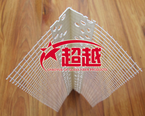護角條是一種在墻體上作業(yè)使用的，使墻角更加整潔美觀的一種型材。除美觀之外，護角條同時加固了墻角，避免墻角出現凹痕和其他損壞。護角條有很多類型可以供客人按照建筑物的設計和個人的喜好來選擇。
